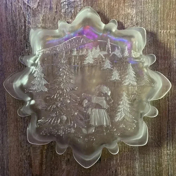 Christmas Scene |  Glass Dish - Picture 2 of 2